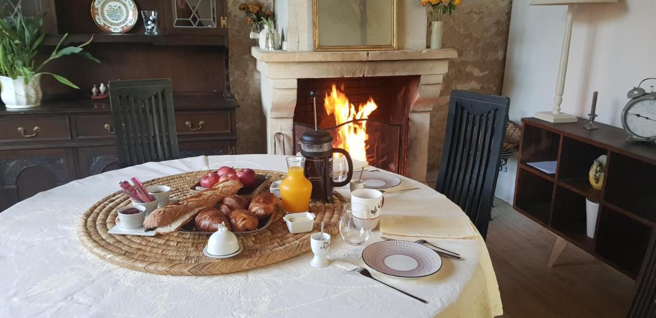 Maison Chaleureuse Et Familiale. Nalliers  Buitenkant foto